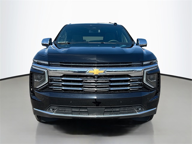 2025 Chevrolet Suburban Premier Image 2 of 42