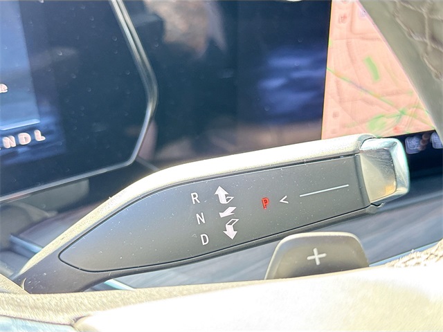 2025 Chevrolet Suburban Premier Image 27 of 42