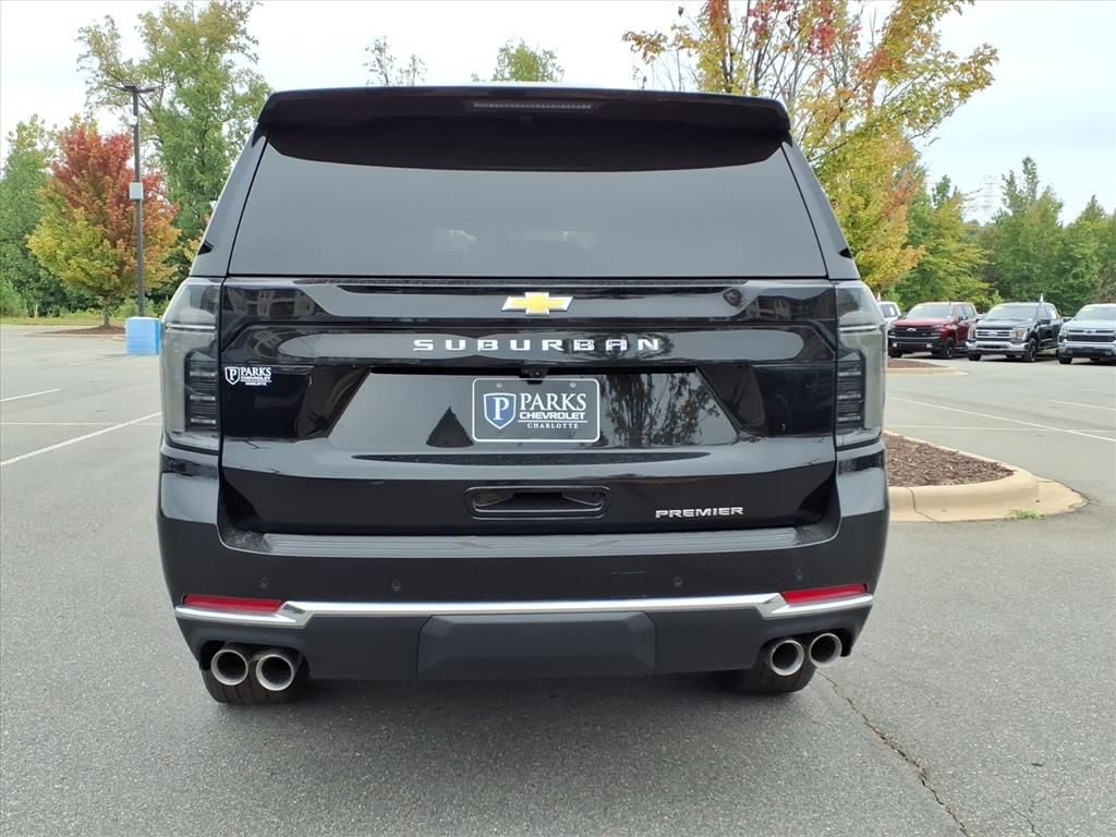 2025 Chevrolet Suburban Premier Image 6 of 31