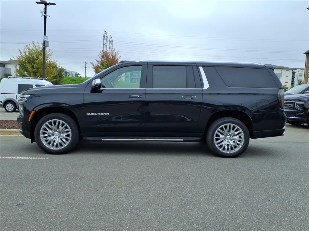 2025 Chevrolet Suburban Premier Image 8 of 31