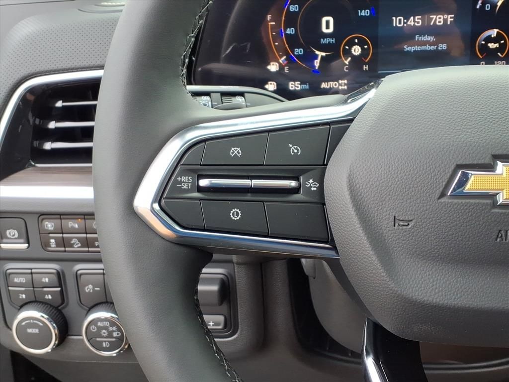 2025 Chevrolet Suburban Premier Image 16 of 31