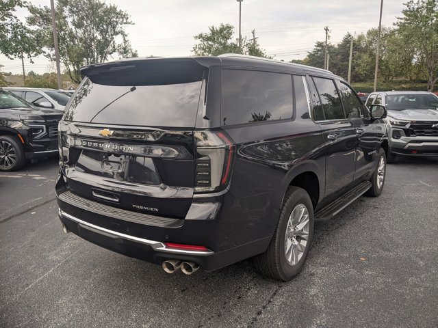 2025 Chevrolet Suburban Premier Image 6 of 25