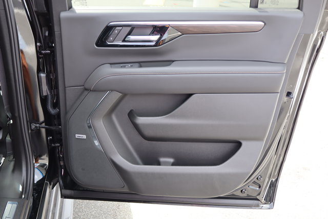 2025 Chevrolet Suburban Premier Image 25 of 29