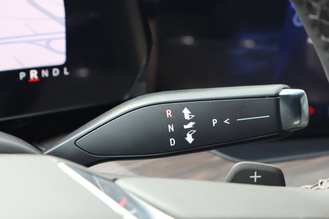 2025 Chevrolet Suburban Premier Image 21 of 29