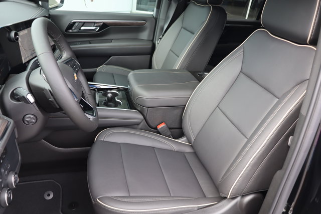 2025 Chevrolet Suburban Premier Image 13 of 29