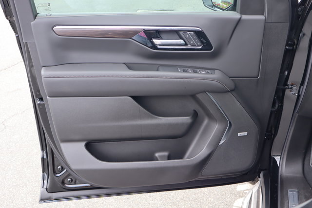 2025 Chevrolet Suburban Premier Image 23 of 29