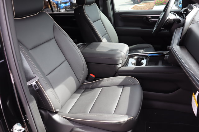 2025 Chevrolet Suburban Premier Image 11 of 29