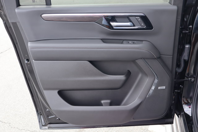 2025 Chevrolet Suburban Premier Image 22 of 29