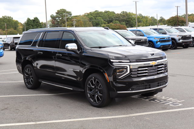 2025 Chevrolet Suburban Premier Image 3 of 29