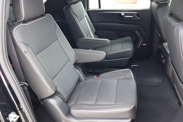 2025 Chevrolet Suburban Premier Image 9 of 29