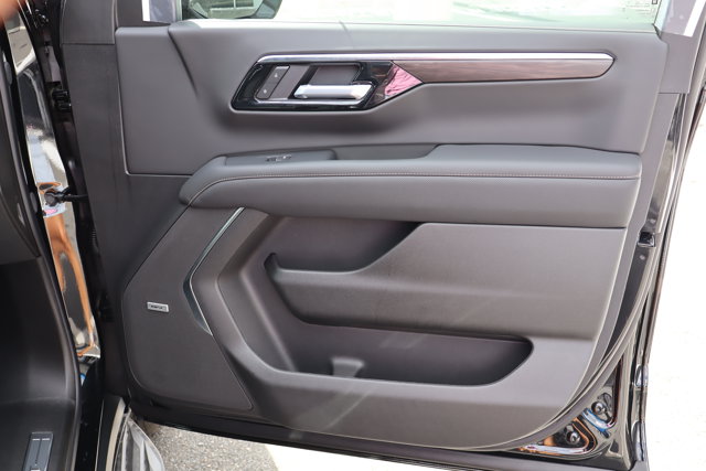 2025 Chevrolet Suburban Premier Image 24 of 29