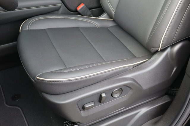 2025 Chevrolet Suburban Premier Image 15 of 29