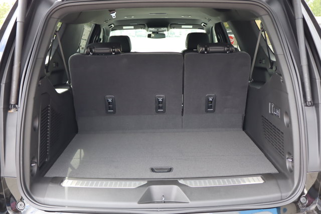 2025 Chevrolet Suburban Premier Image 7 of 29