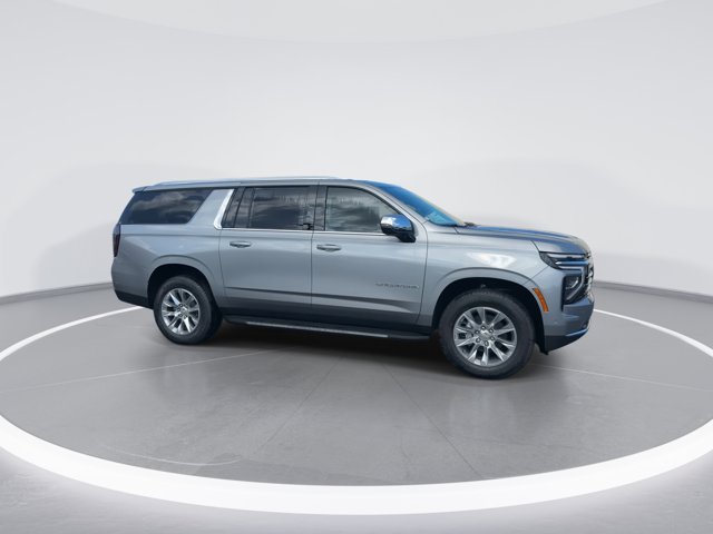 2025 Chevrolet Suburban Premier Image 3 of 25