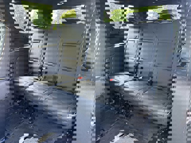 2025 Chevrolet Suburban Premier Image 11 of 25