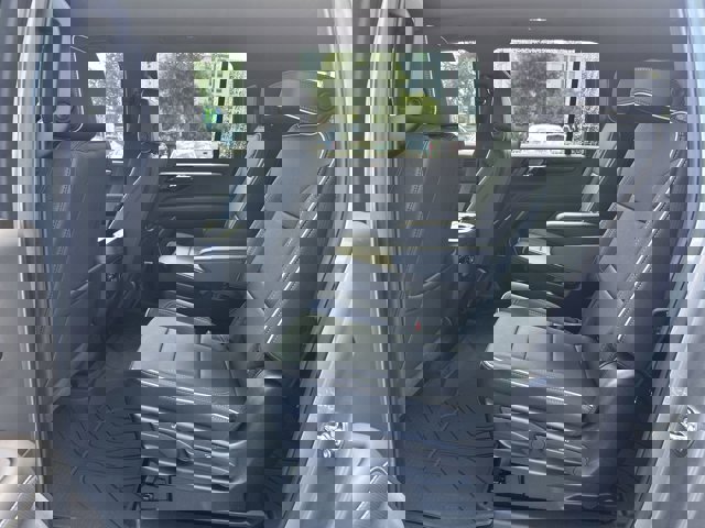 2025 Chevrolet Suburban Premier Image 10 of 25