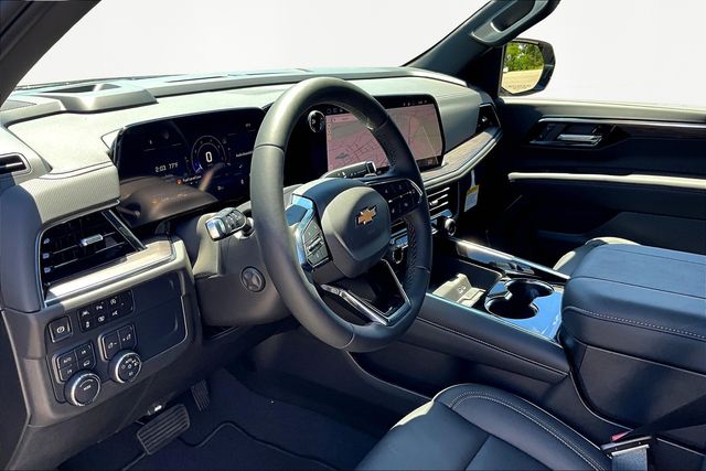 2025 Chevrolet Suburban Premier Image 8 of 15