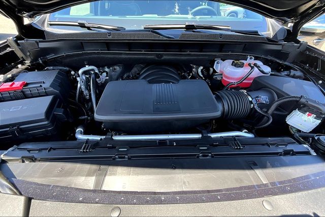 2025 Chevrolet Suburban Premier Image 15 of 15