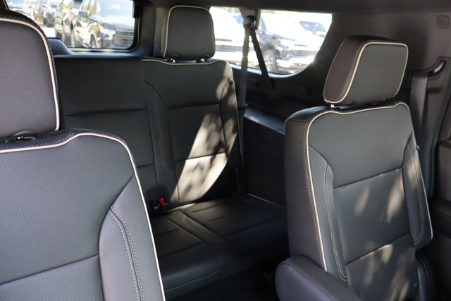 2025 Chevrolet Suburban Premier Image 13 of 29