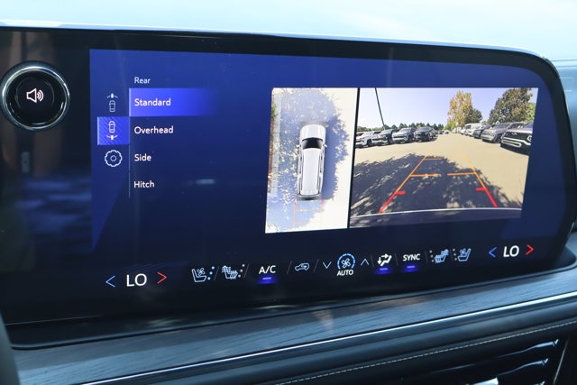 2025 Chevrolet Suburban Premier Image 18 of 29