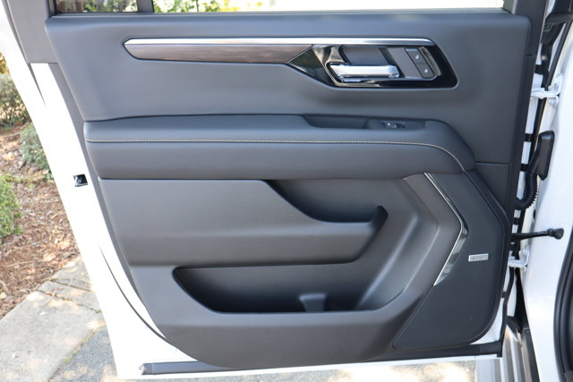 2025 Chevrolet Suburban Premier Image 22 of 29