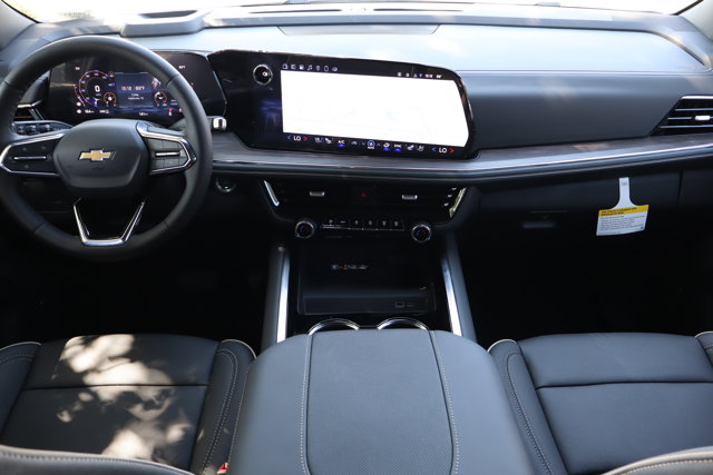 2025 Chevrolet Suburban Premier Image 16 of 29