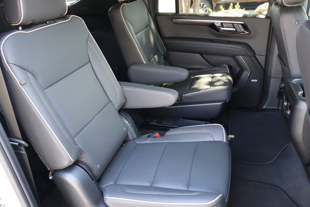 2025 Chevrolet Suburban Premier Image 9 of 29