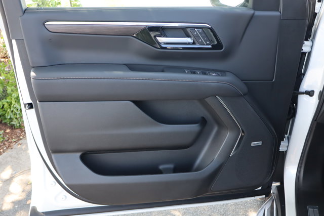 2025 Chevrolet Suburban Premier Image 23 of 29