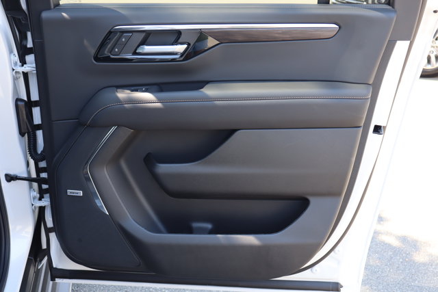 2025 Chevrolet Suburban Premier Image 24 of 29