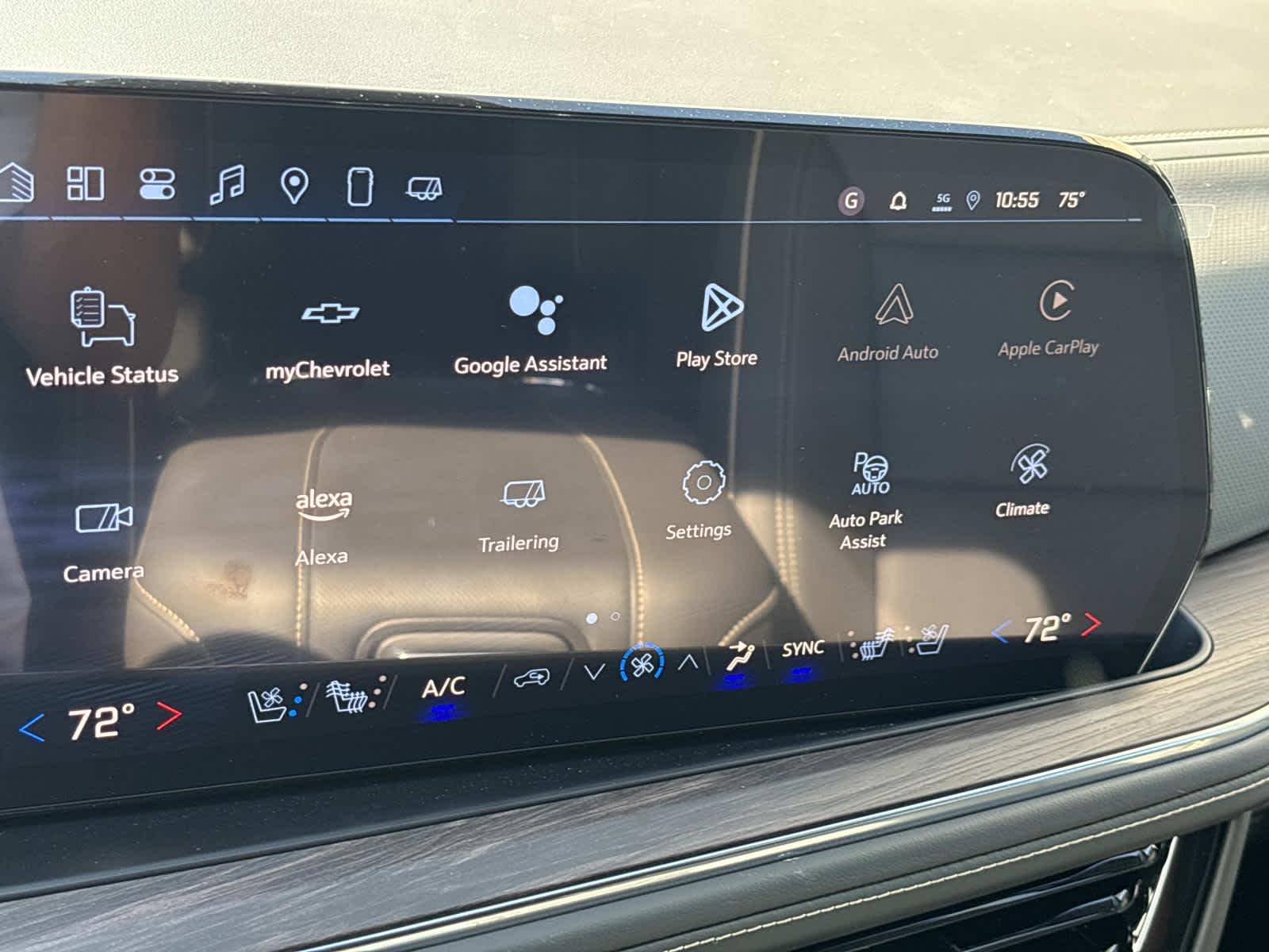 2025 Chevrolet Suburban Premier Image 20 of 52