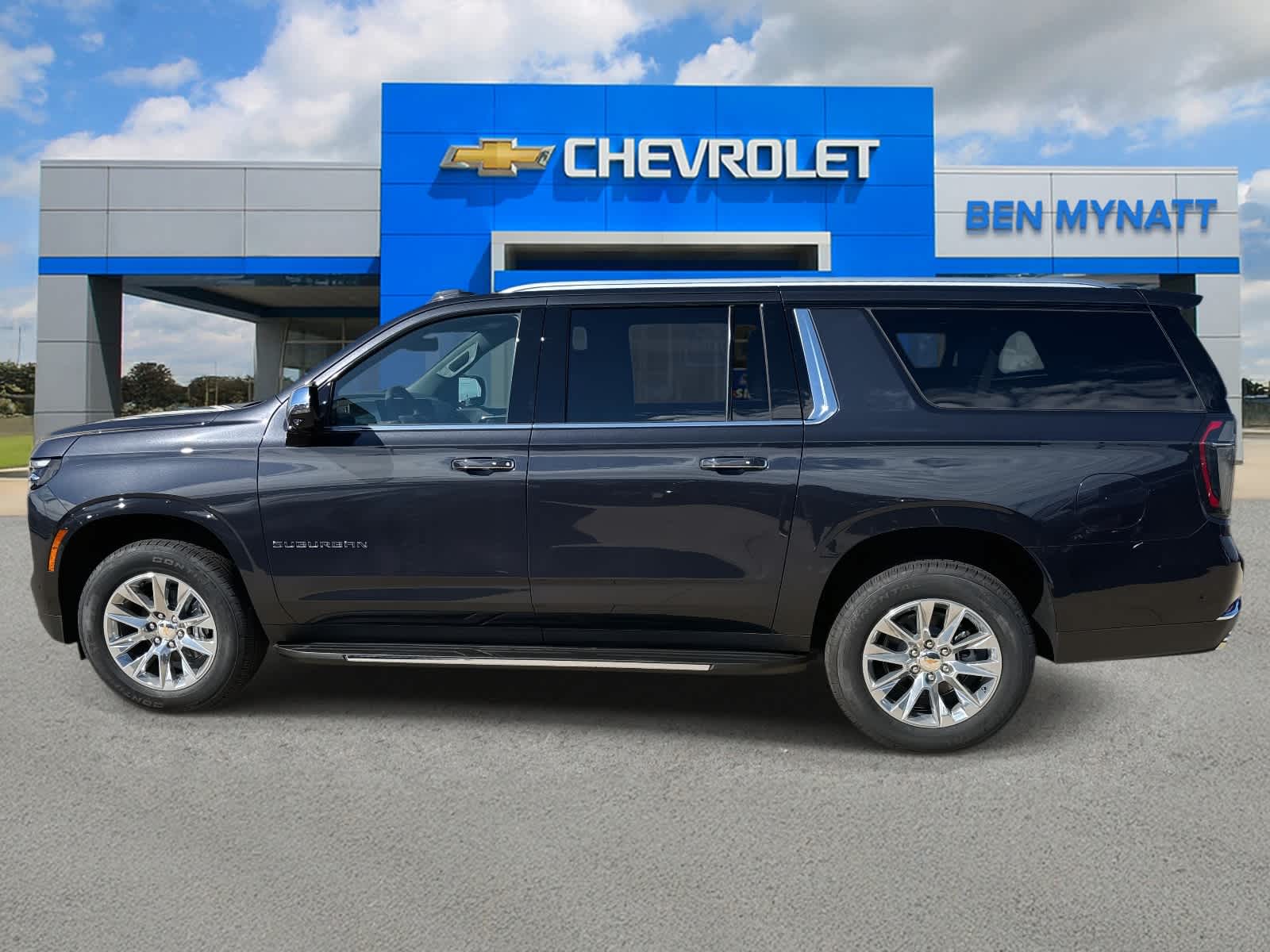 2025 Chevrolet Suburban Premier Image 7 of 52