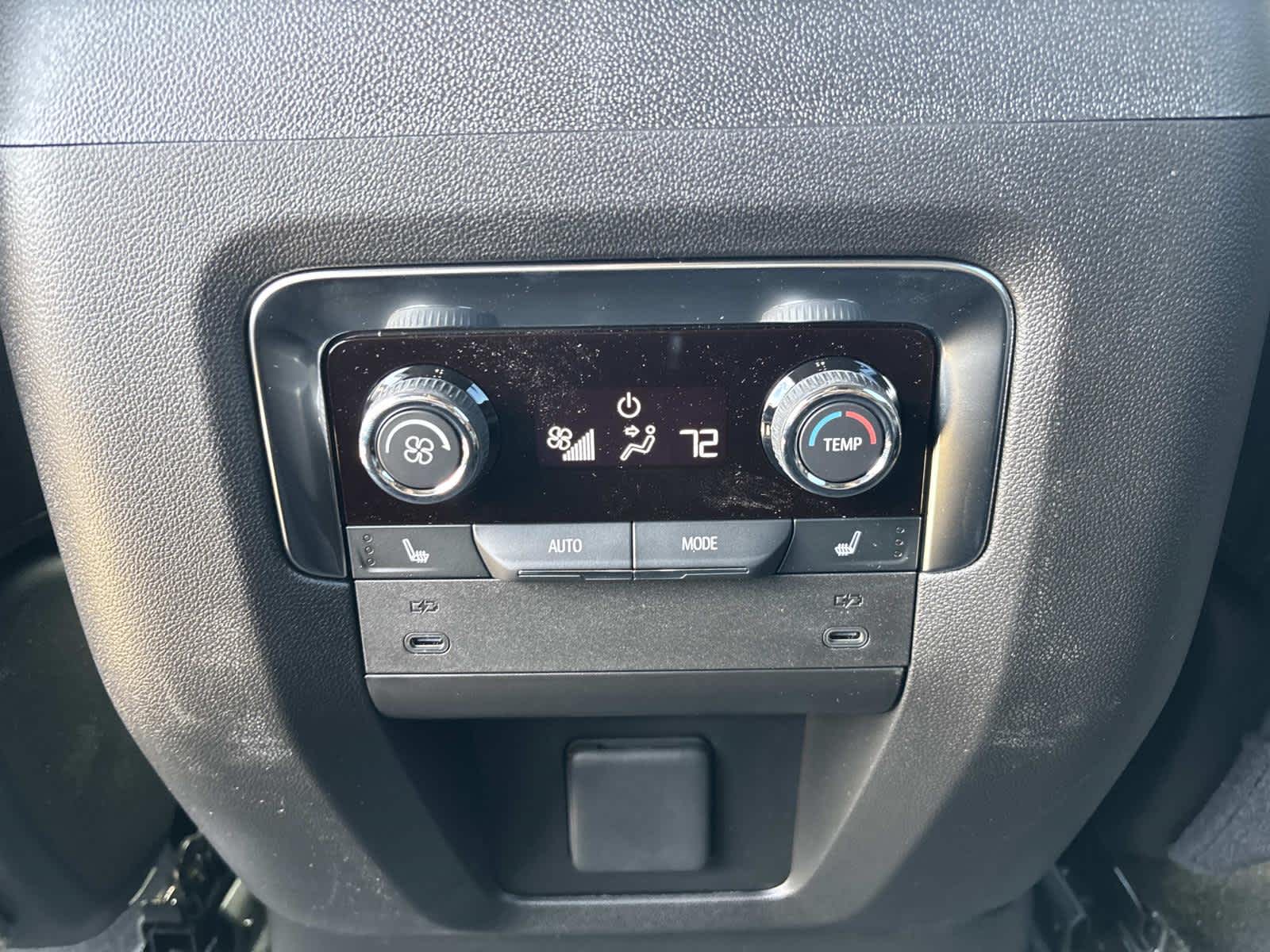 2025 Chevrolet Suburban Premier Image 44 of 52