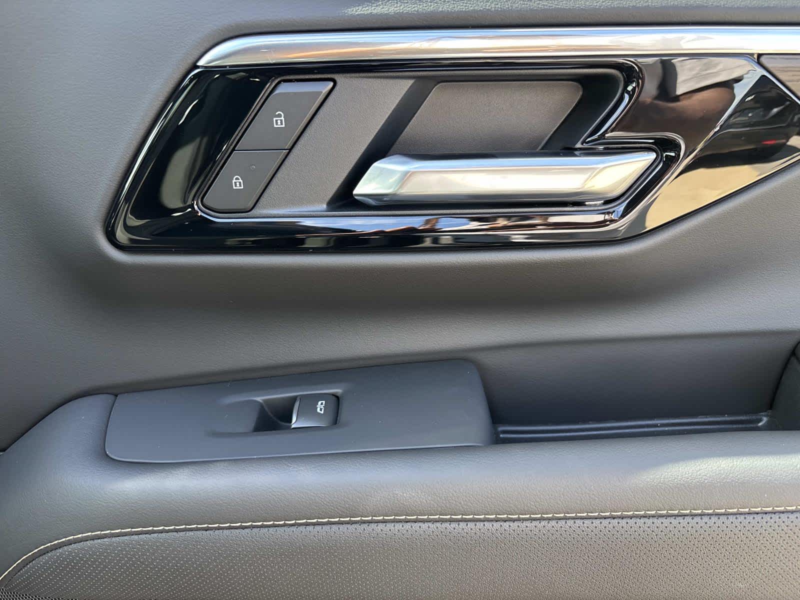 2025 Chevrolet Suburban Premier Image 51 of 52