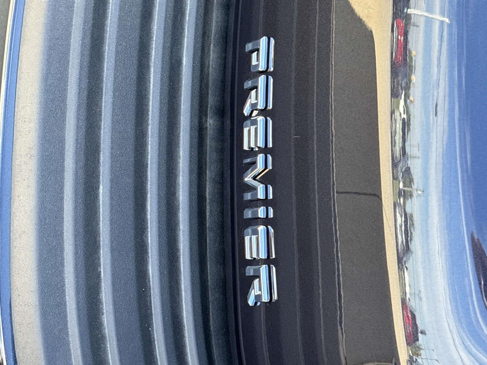 2025 Chevrolet Suburban Premier Image 38 of 52