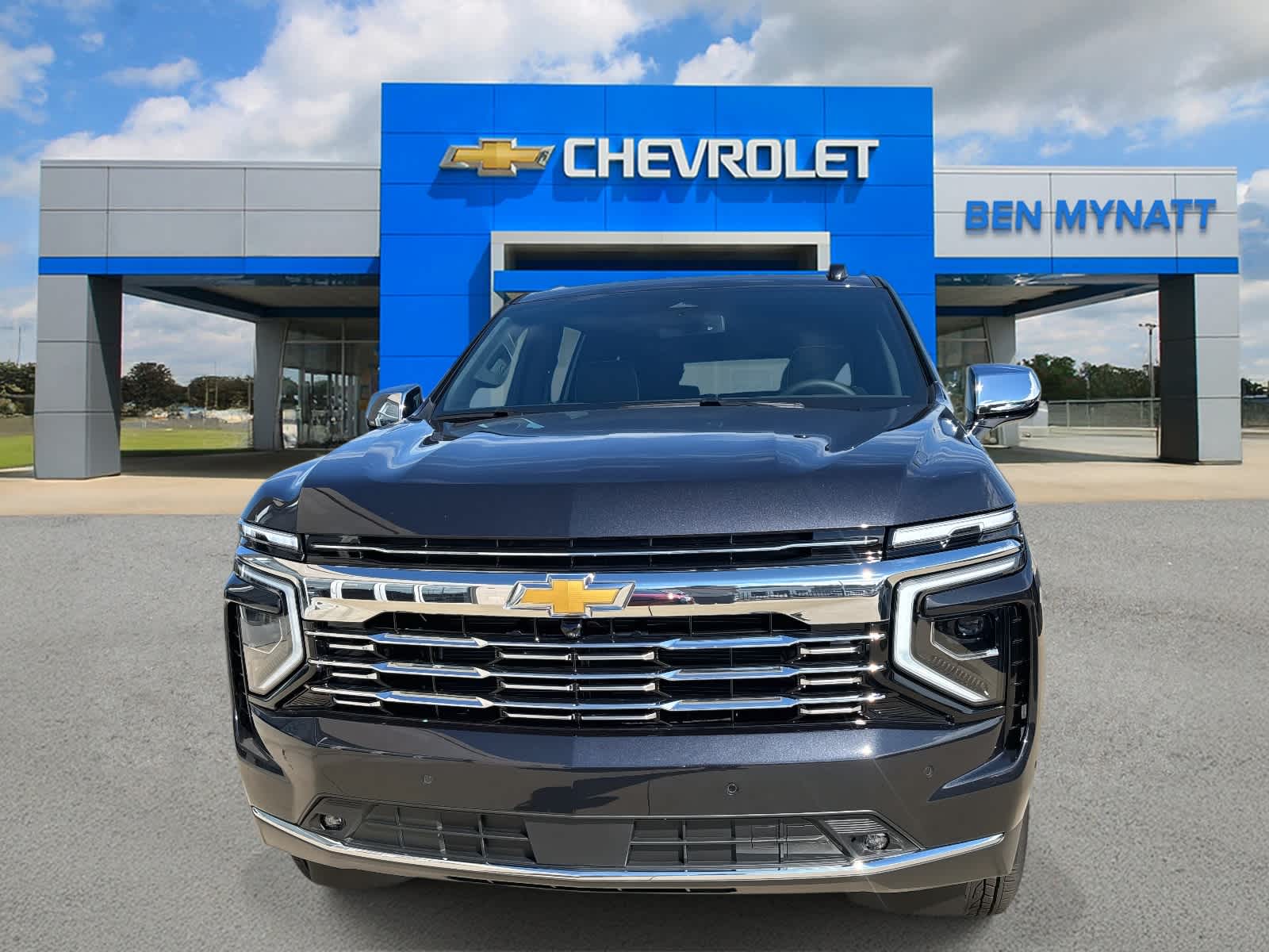 2025 Chevrolet Suburban Premier Image 4 of 52