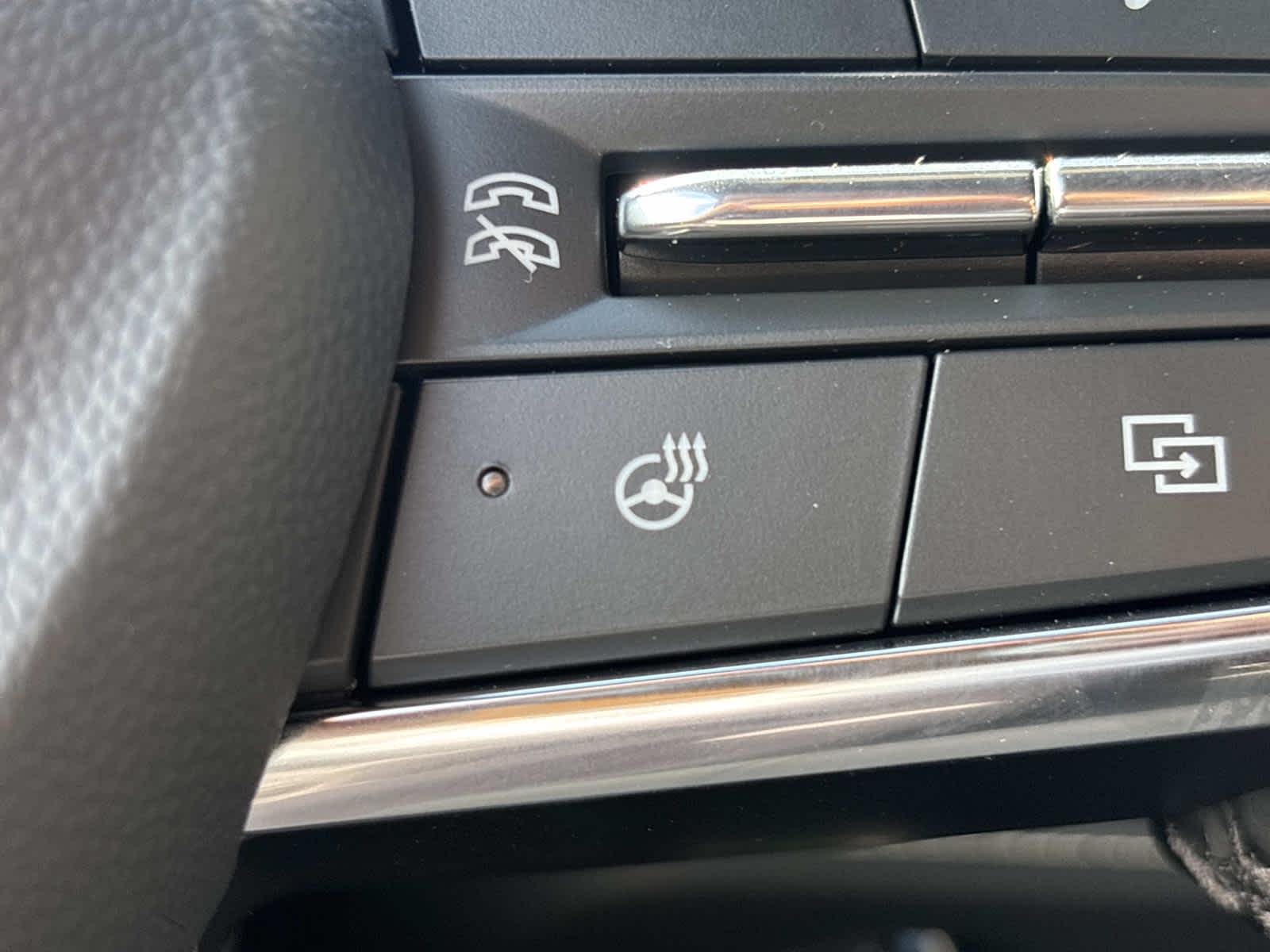 2025 Chevrolet Suburban Premier Image 29 of 52