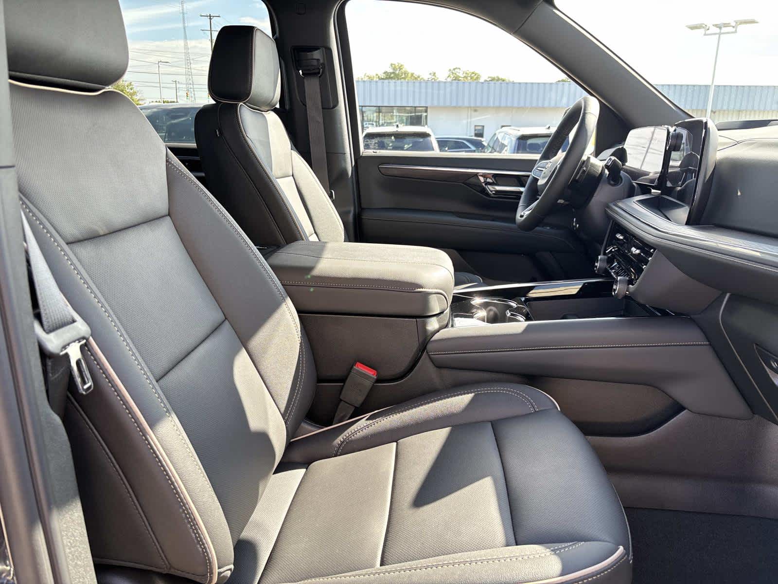 2025 Chevrolet Suburban Premier Image 12 of 52