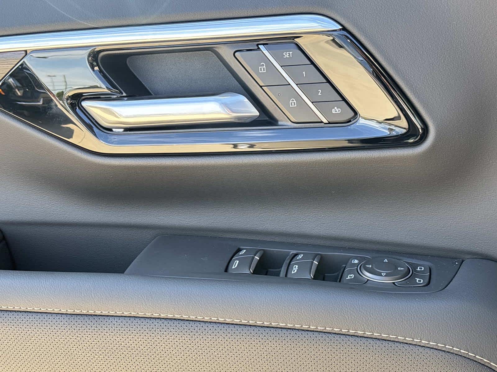 2025 Chevrolet Suburban Premier Image 35 of 52