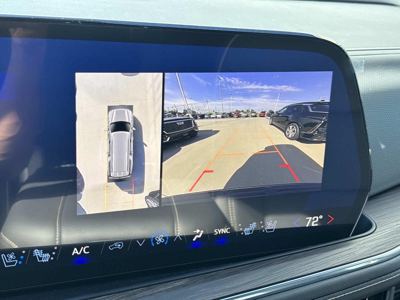 2025 Chevrolet Suburban Premier Image 19 of 52