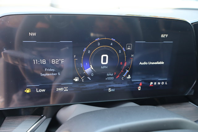 2025 Chevrolet Suburban Premier Image 13 of 18