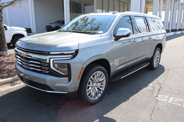 2025 Chevrolet Suburban Premier Image 1 of 18