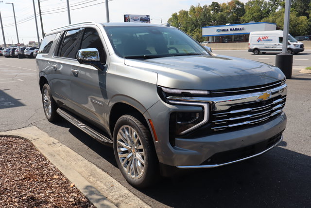 2025 Chevrolet Suburban Premier Image 3 of 18