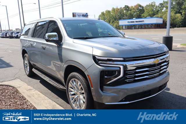 2025 Chevrolet Suburban Premier Image 2 of 18