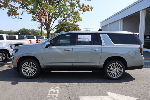 2025 Chevrolet Suburban Premier Image 6 of 18