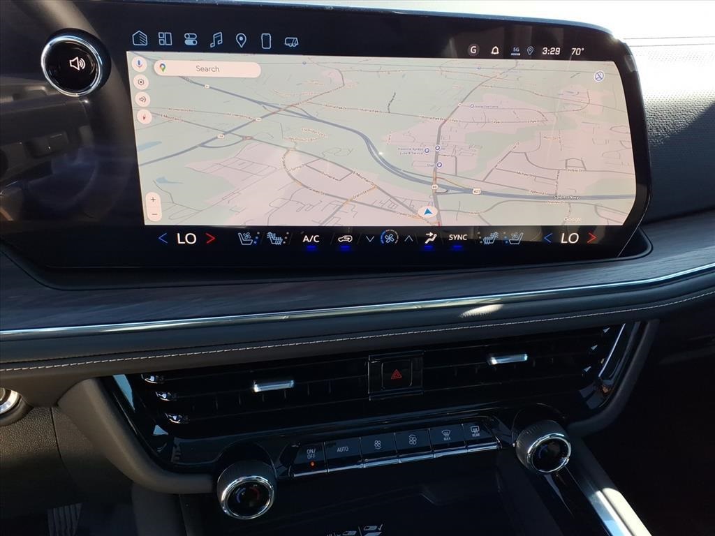 2025 Chevrolet Suburban Premier Image 17 of 30