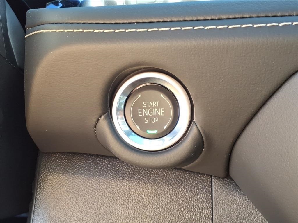 2025 Chevrolet Suburban Premier Image 25 of 30