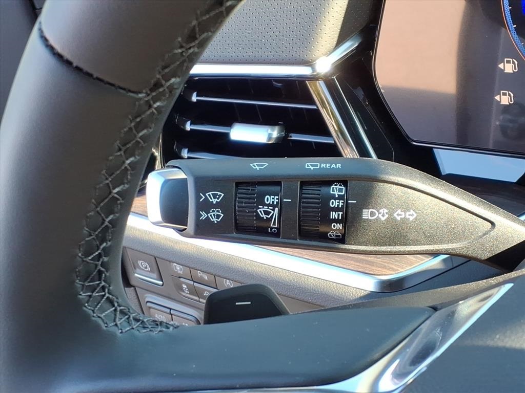 2025 Chevrolet Suburban Premier Image 23 of 30