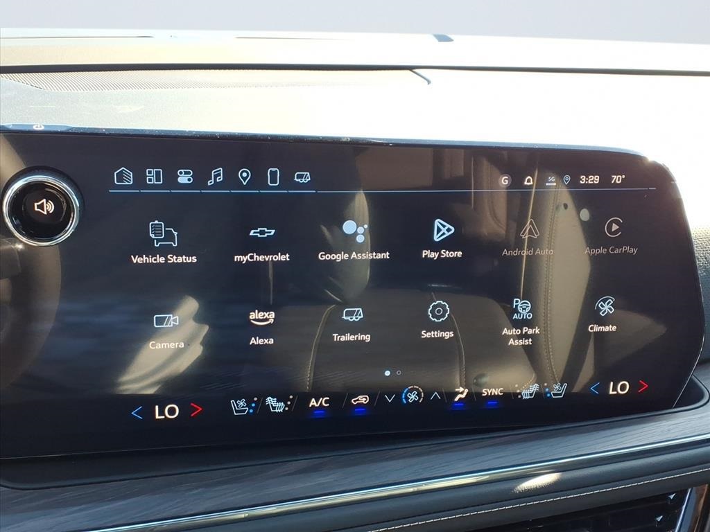 2025 Chevrolet Suburban Premier Image 18 of 30