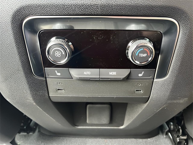 2025 Chevrolet Suburban RST Image 34 of 35