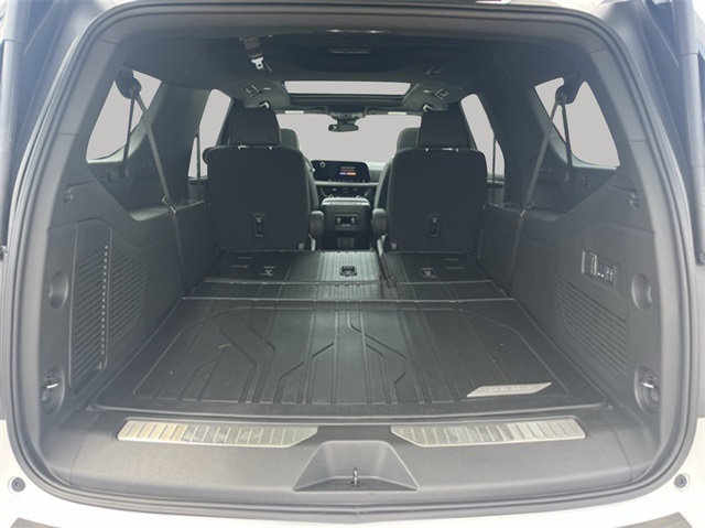 2025 Chevrolet Suburban RST Image 11 of 35